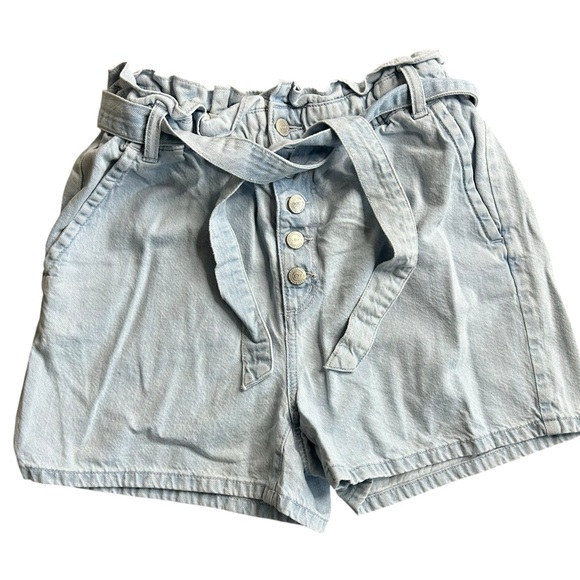 LOFT Women’s Paperbag Waist Chambray Denim Shorts Light Wash Size Small - Picture 1 of 5